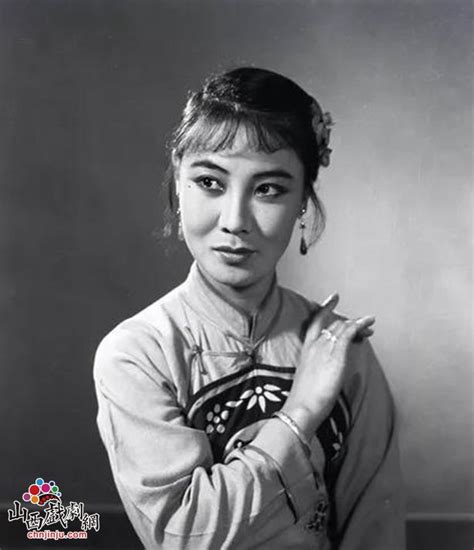 1953年，郭兰英在歌剧《小二黑结婚》中饰演小芹