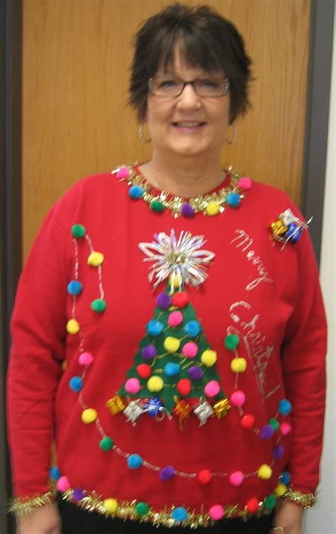 ABT UNK: Advent Calendar: Ugly Christmas Sweaters
