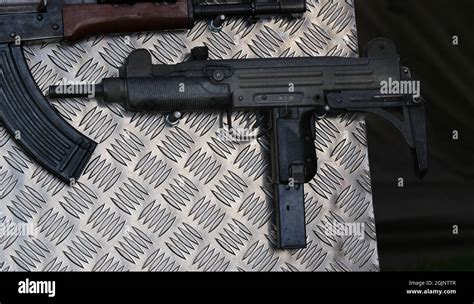 Israeli designed UZI 9 mm submachine gun Stock Photo - Alamy