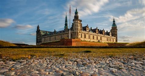 Exclusive Castle Tours of Hamlet's Kronborg & Frederiksborg | GetYourGuide