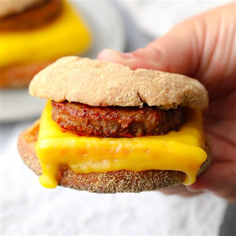 Vegan Breakfast Sandwich (Freezer-Friendly) - Nora Cooks