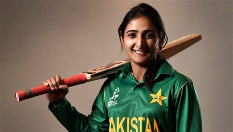 Capitan of Pakistan women cricket team takes an indefinite maternity ...