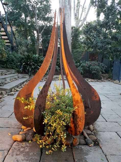 Amazing 37 Awesome Outdoor Metal Garden Art Ideas You Must Try http://gurudecor.com/2018/08/27 ...