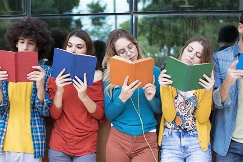 Study suggests teens are giving up on books. - For Reading Addicts