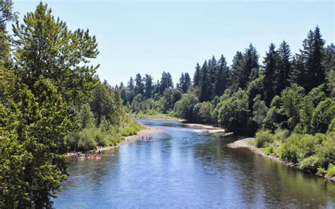 Reel in the Clackamas River - Travel Oregon