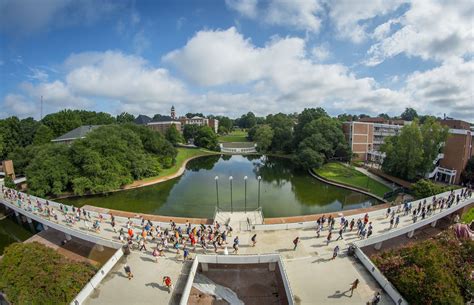 Students on library bridge from above | Clemson university student ...