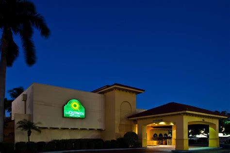 La Quinta Inn & Suites Fort Lauderdale Cypress Creek in Fort Lauderdale (FL) - Room Deals ...