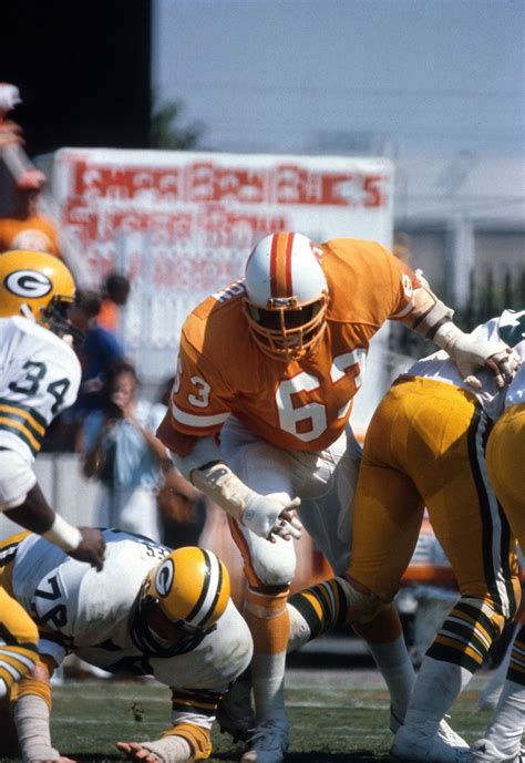 Lee Roy Selmon | Buccaneers football, Nfl football pictures, Nfl football players