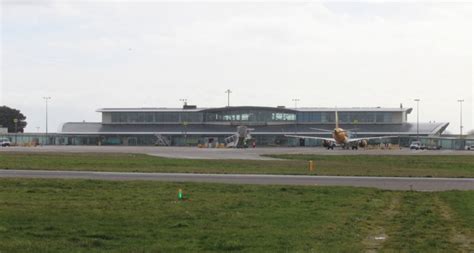 Guernsey Airport hopes improvements will address passenger complaints | Guernsey Airport