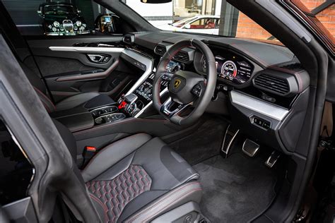 Lamborghini Urus Black (13) - Richmonds