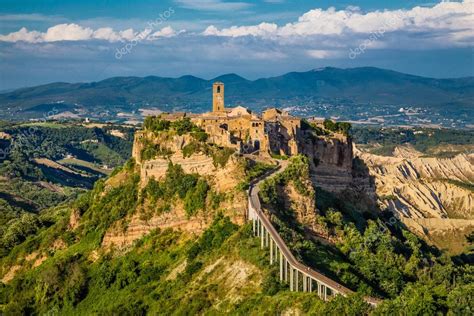 Civita di Bagnoregio, Lazio, Italy — Stock Photo © pandionhiatus3 #91584292