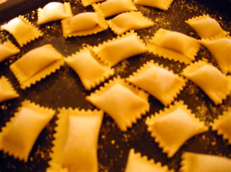 File:Agnolotti.JPG - Wikipedia