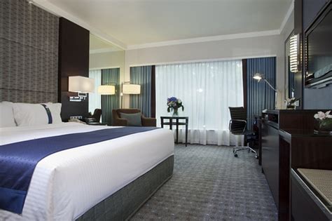 Holiday Inn Orchard City Centre Hotel in Singapore - SHOPSinSG