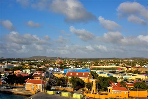 Introduction to Kralendijk and Bonaire - Encircle Photos