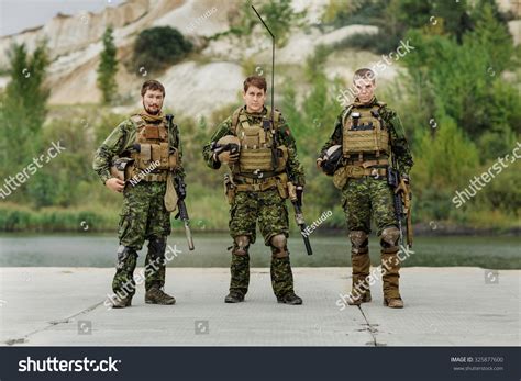 Canadian Army Rangers During Military Operation Stock Photo 325877600 ...