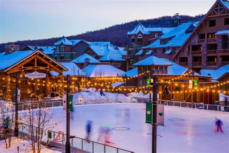 Trip Planning Your Ski Vacation to Stowe, Vermont - MomTrends