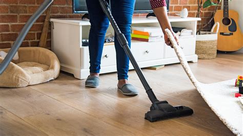 Can You Vacuum Hardwood Floors? - Living Pristine