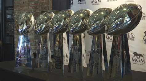 MGM Springfield showcases all six Patriots Lombardi Trophies | WWLP