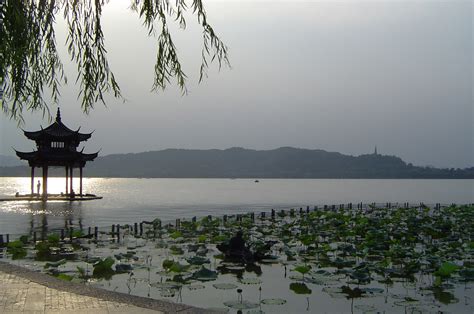 West Lake Picture, Location & Facts - Hangzhou,