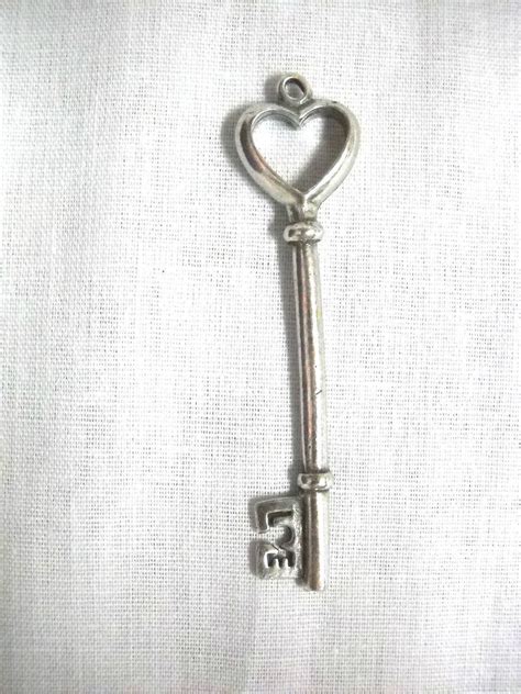 OLD FASHIONED LOVE SKELETON KEY HEART TOPPER PEWTER PENDANT ADJ CORD ...