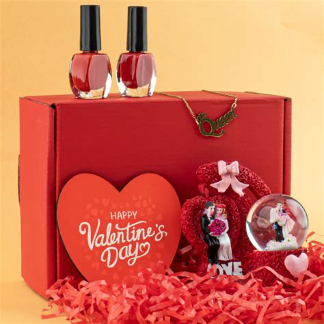 Send Red Valentine Box for Her Online in India at Indiagift.in