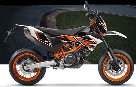 Review of KTM 2017 690 SMC R Supermoto - Bikes Catalog