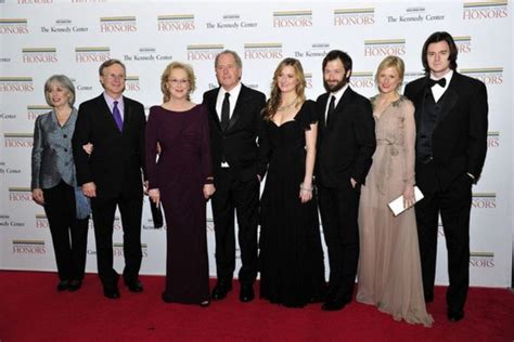 Meryl Streep: The Hidden Key For Her Beautiful 40-Year Love Story - StarBiz.com