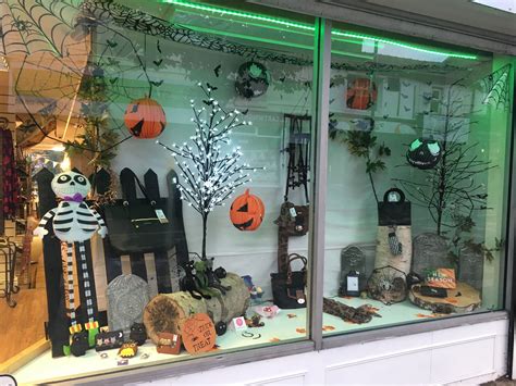 Halloween 2016 Window display Mymagpiesnest.com | Window display, Store ...