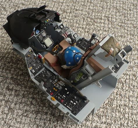 The Great Canadian Model Builders Web Page!: F 16 Cockpit