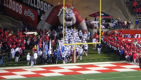 File:Fresno State Bulldogs Pregame.jpg - Wikimedia Commons