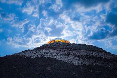 Dome Shaped Volcano House in California-3 – Fubiz Media