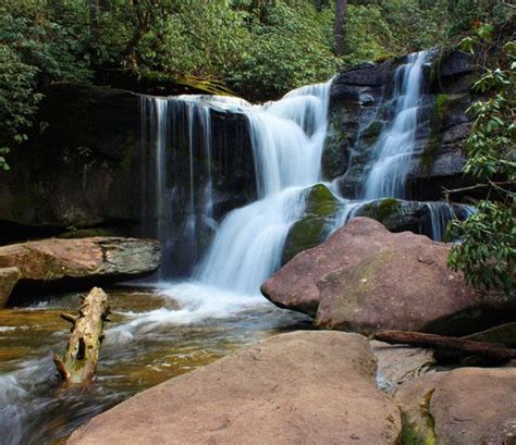 Waterfall Hikes - North Carolina Waterfalls | VisitNC.com