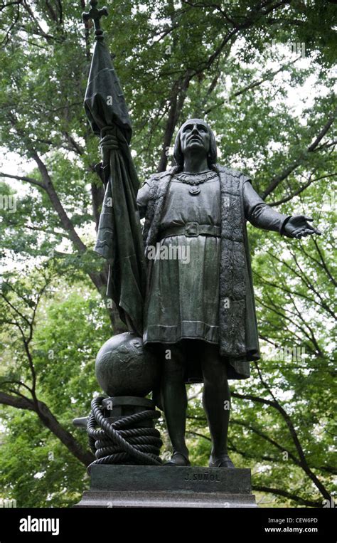 Statue of Christopher Columbus in Central Park New York City, USA Stock ...