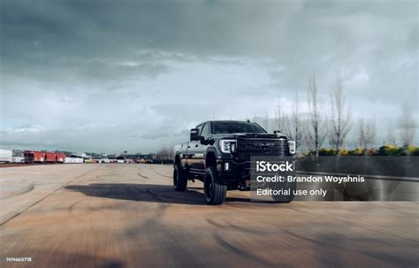 Black Gmc Sierra Denali Stock Photo - Download Image Now - 4x4, Black ...