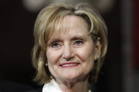 Cindy Hyde-Smith sworn in as 1st female Mississippi senator - Breitbart