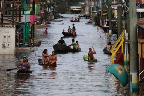 'Amazon Venice' struggles to stay above water amid Brazil floods ...