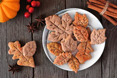 Autumn Leaf Cookies ⋆ Cutout Cookies ⋆ Christmas-Cookies.com - 600 of the best Christmas Cookie ...