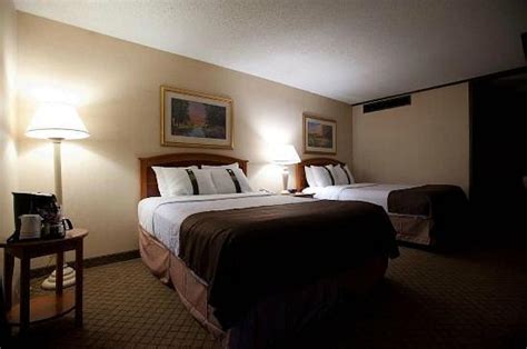 12 Best Topeka, KS Hotels with Jacuzzi in Room ️ 2024