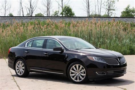 2016 Lincoln MKS Black