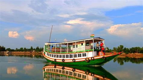 Best Reasons You Must Take Up Sundarban Boat Safari | Royal Sundarban ...