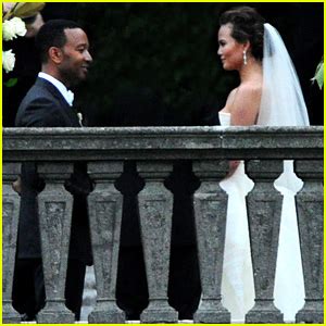 John Legend & Chrissy Teigen: Wedding Photos! | Chrissy Teigen, John ...