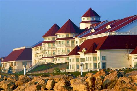 Blue Harbor Resort and Spa | Ceremony Venues - Sheboygan, WI