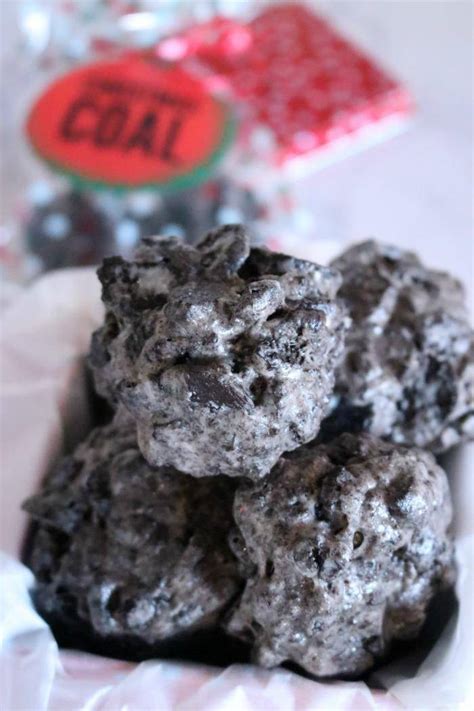 Oreo Christmas Coal Truffles Are A Delicious Holiday Treat—And They're Pretty Funny, Too