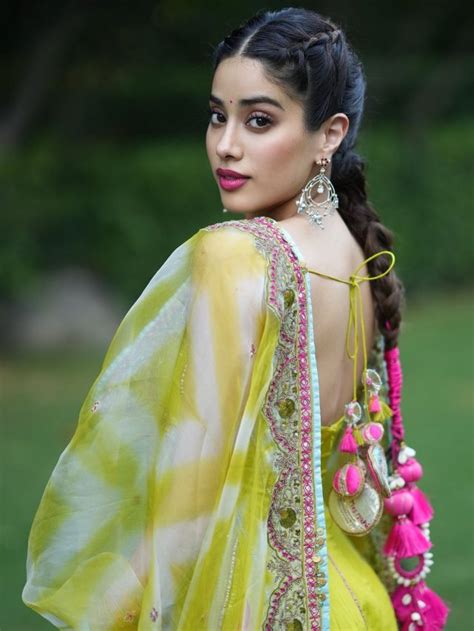 5 Janhvi Kapoor Hairstyles That are Bridesmaid Goals