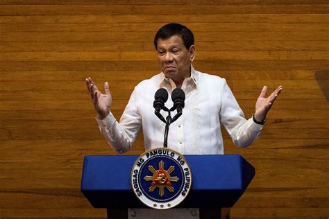 UP doctors, professors give Duterte administration’s COVID-19 response ...