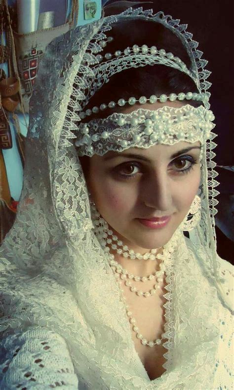 Armenian woman Beautiful Eyes, Beautiful Women, Beautiful People, Armenian Wedding, Divas ...