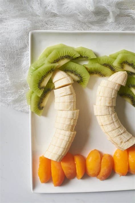 These Fruit Palm Trees Are A Cute Fruit Snack Idea