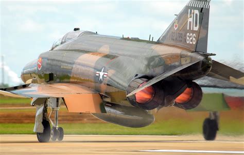 F-4 Phantom - Plane & Pilot Magazine