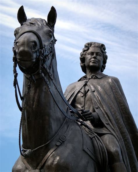 Bronze Statue of Queen Elizabeth II on Horseback Editorial Image ...