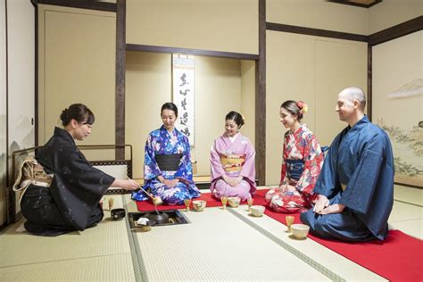 Kimono Tea Ceremony & Japanese Kaiseki Lunch in Tokyo - Tea Ceremony ...